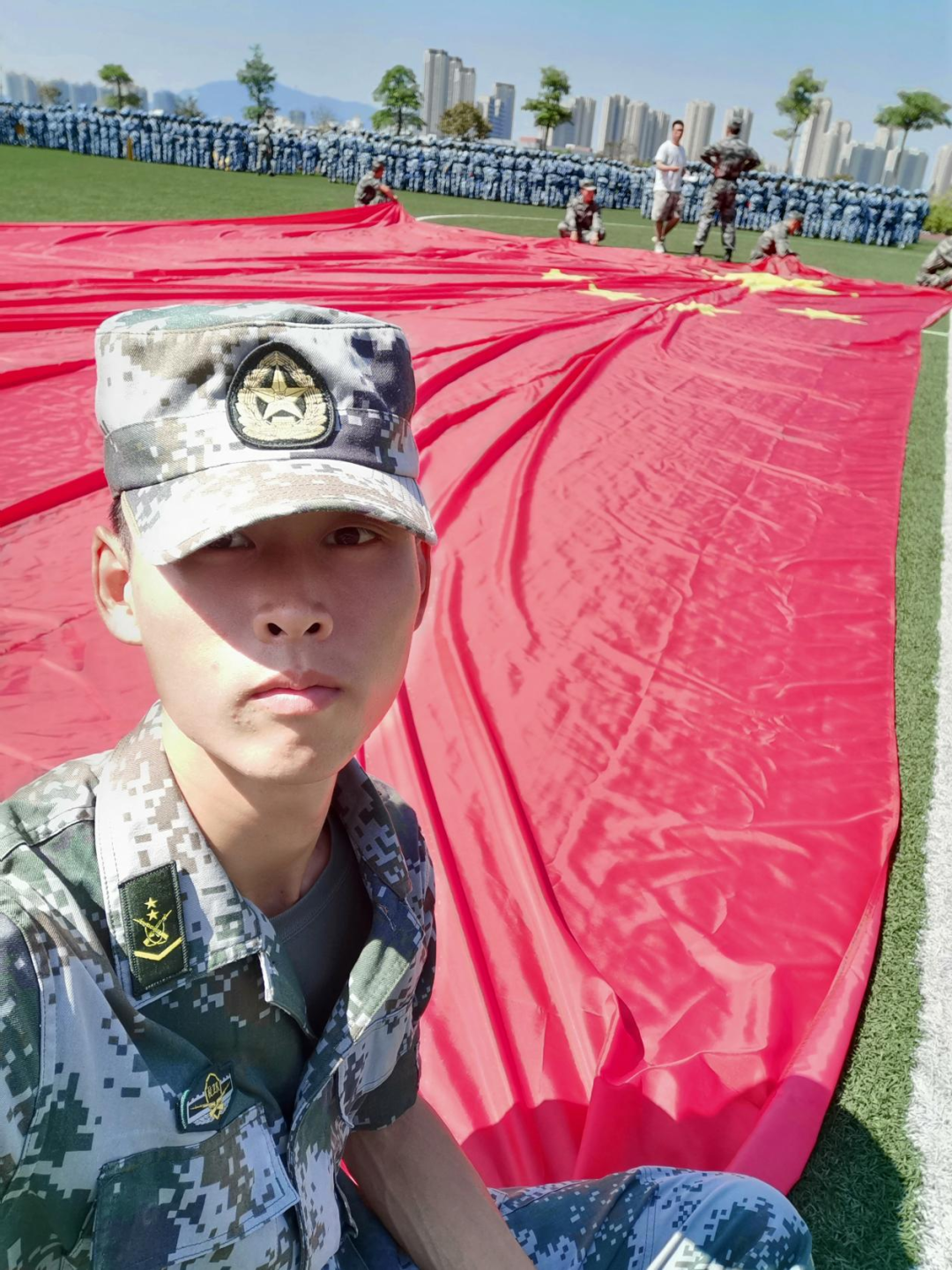 【校友榜样】2025年第49期 | 涂弘炜：于泉信绽放光彩，以感恩续写青春华章